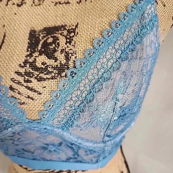 VICTORIA'S Secret teal Lace Bralette.  Size 34C - Picture 7 of 13